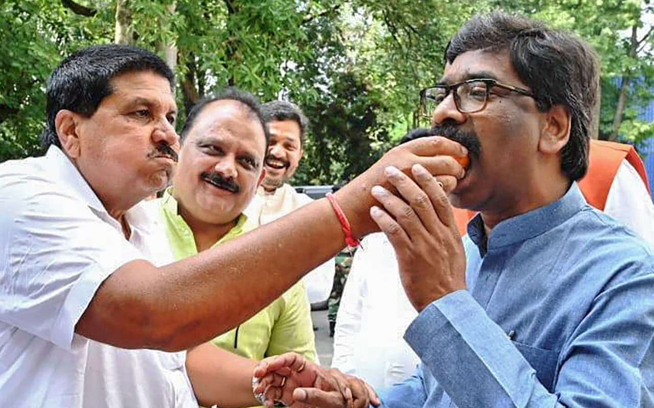 Jharkhand News: ...और इस तरह रद्द हो गयी झारखंड के मुख्यमंत्री हेमंत सोरेन की सदस्यता, जानें कब-क्या हुआ