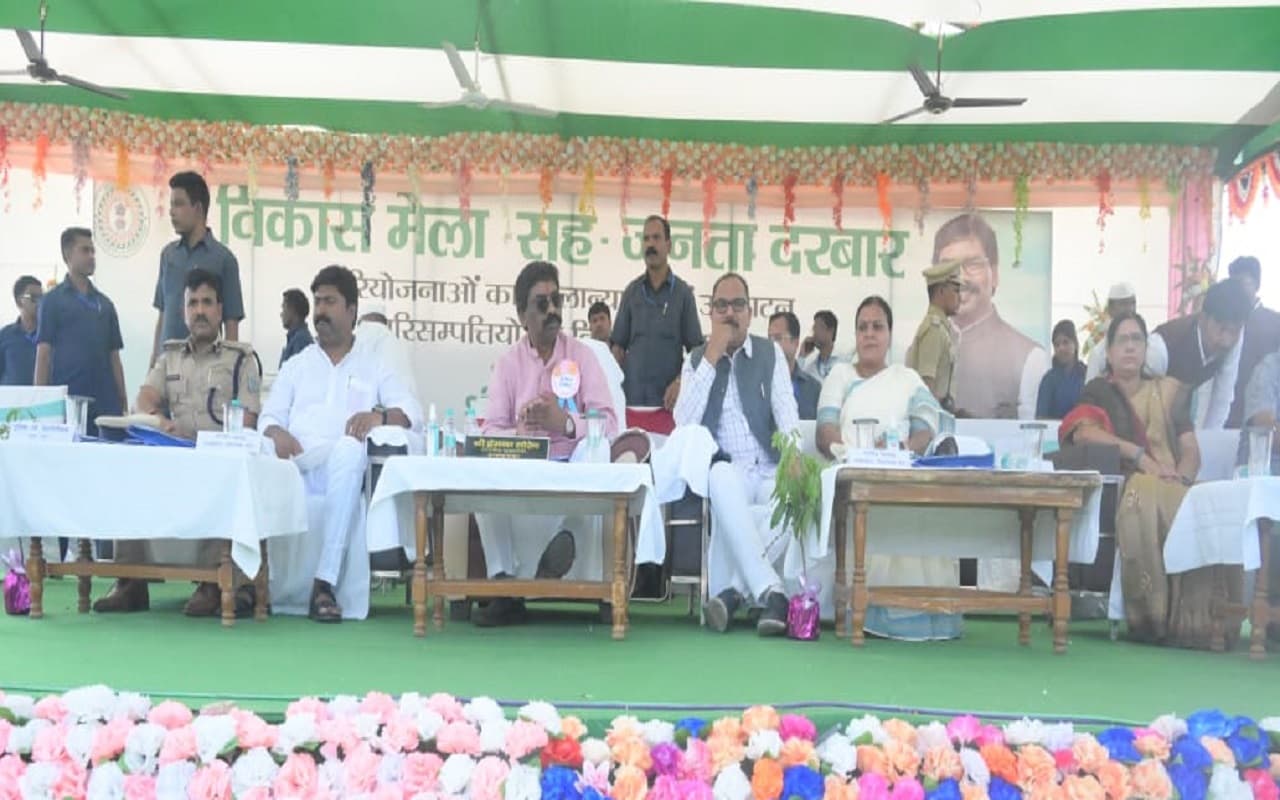 झारखंड में बड़े पैमाने पर नियुक्तियां शुरू, गोड्डा में सीएम हेमंत सोरेन ने उच्च शिक्षा पर कही ये बात