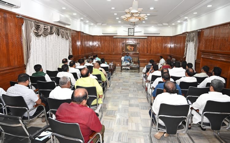 हेमंत सोरेन का ऑफिस ऑफ प्रॉफिट मामला: CMO में यूपीए की बैठक, राजभवन ले रहा कानूनी सलाह