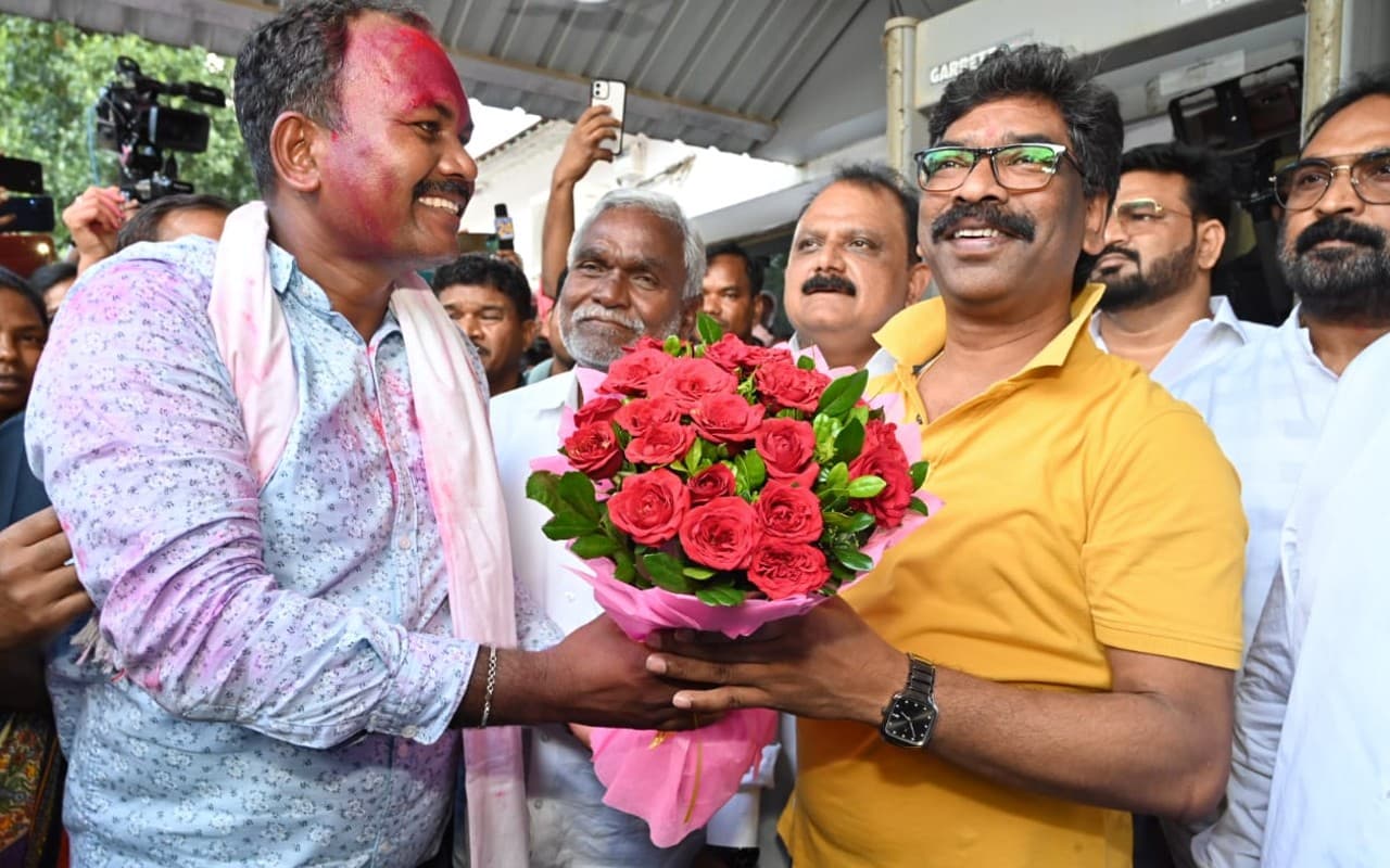 Jharkhand News: हेमंत सोरेन ने किया tweet- हैं तैयार हम! जय झारखंड! क्या हैं इसके मायने