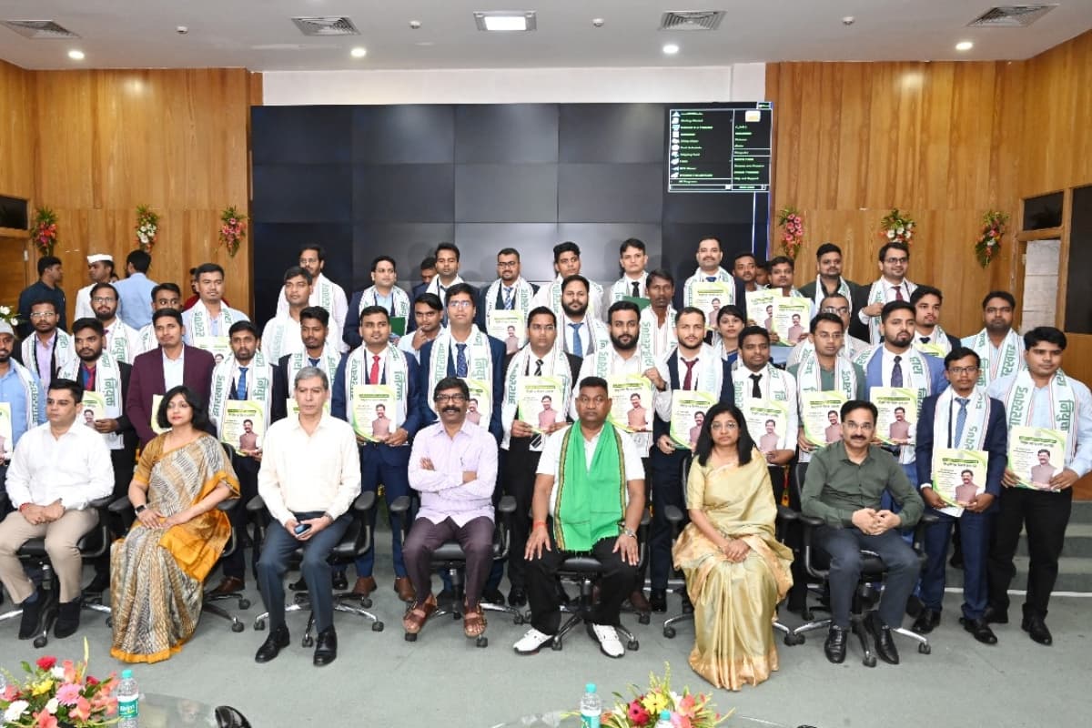 झारखंड: शिक्षक समेत कई पदों पर होगी बंपर बहाली, 93 अभ्यर्थियों को नियुक्ति पत्र सौंपकर बोले सीएम हेमंत सोरेन