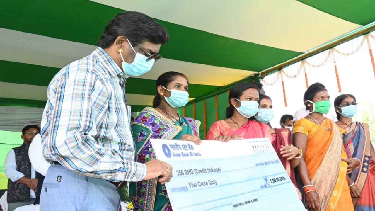 सोबरन सोरेन शहादत दिवस : आपके अधिकार, आपकी सरकार आपके द्वार अभियान पर रामगढ़ में क्या बोले सीएम हेमंत सोरेन