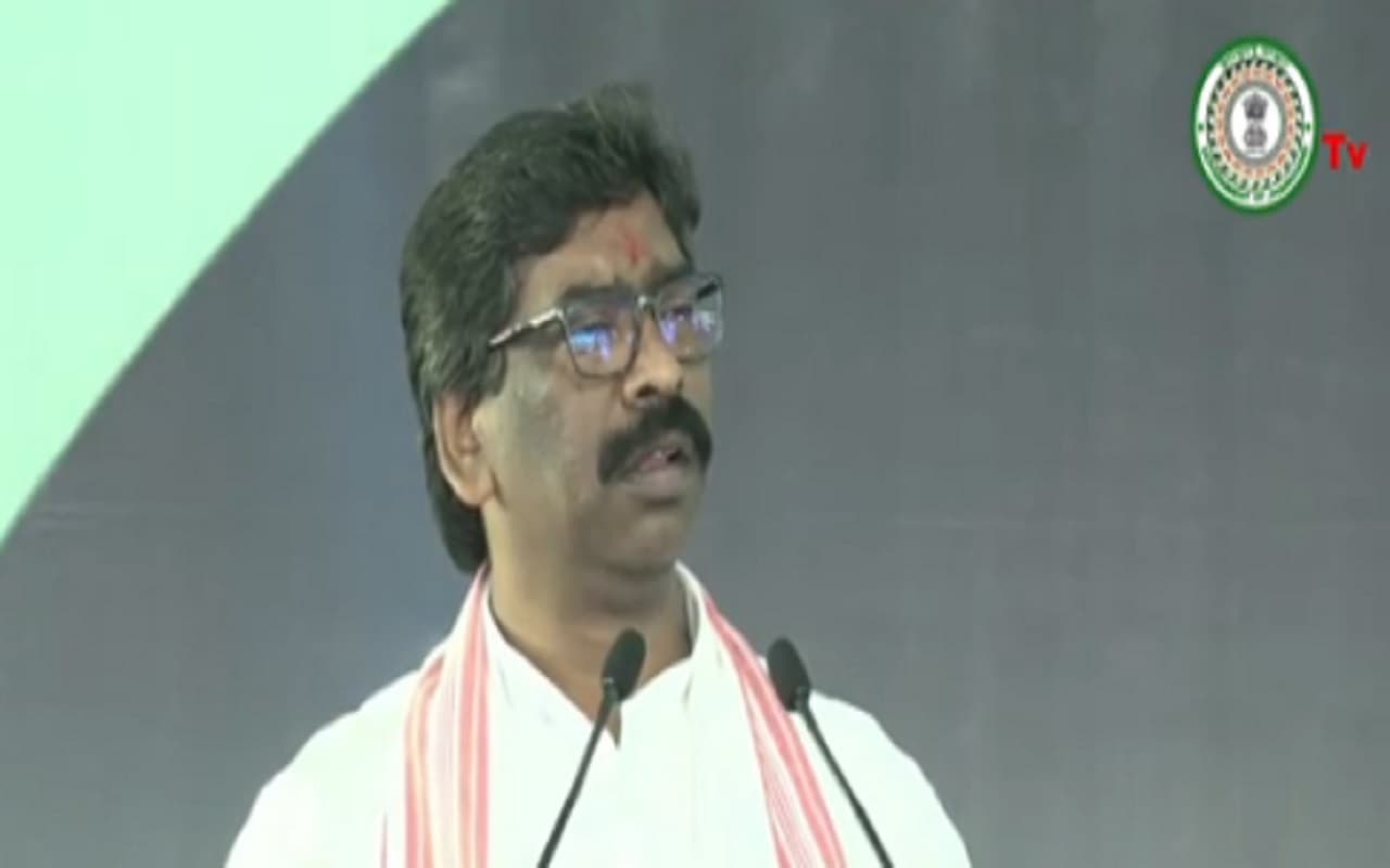 Jharkhand Foundation Day: CM हेमंत सोरेन ने मोरहाबादी में की सौगातों की बारिश, ये योजनाएं बदलेंगी तस्वीर