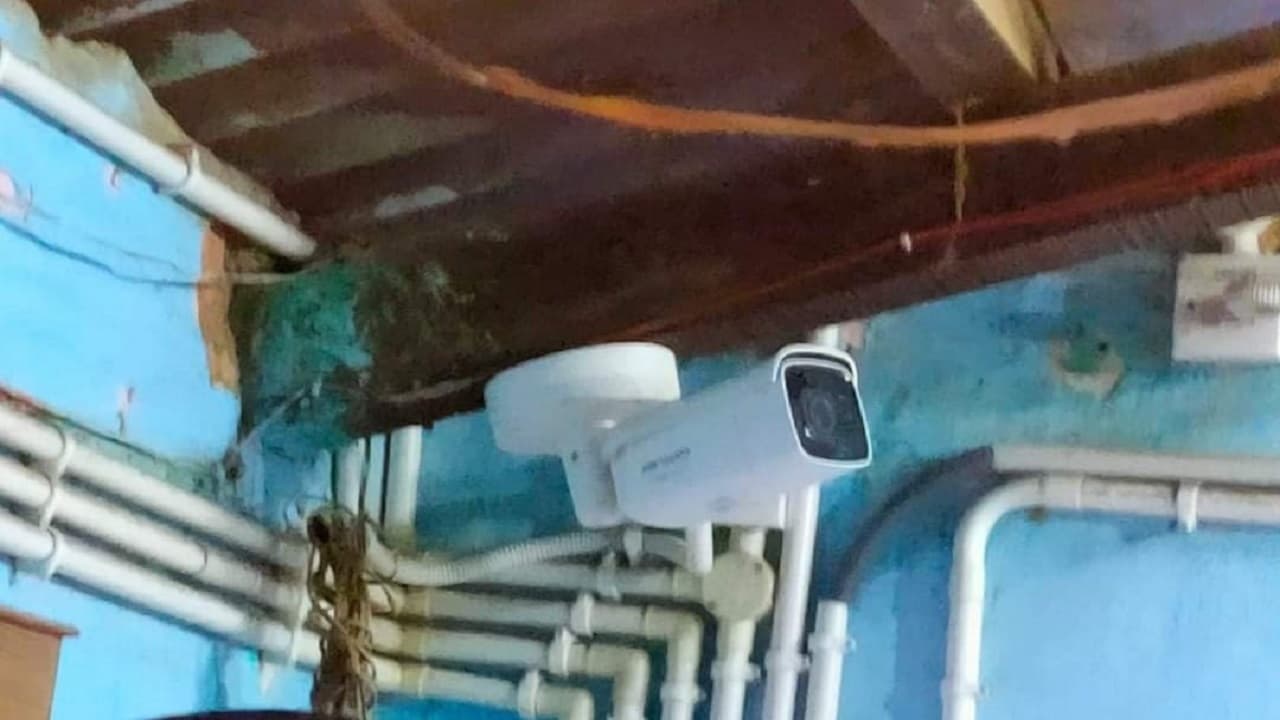Bihar News: थाने के कैमरे छत और पंखे की करते थे रिकॉर्डिंग, मुख्यालय ने CCTV से छेड़छाड़ पर दिये सख्त निर्देश