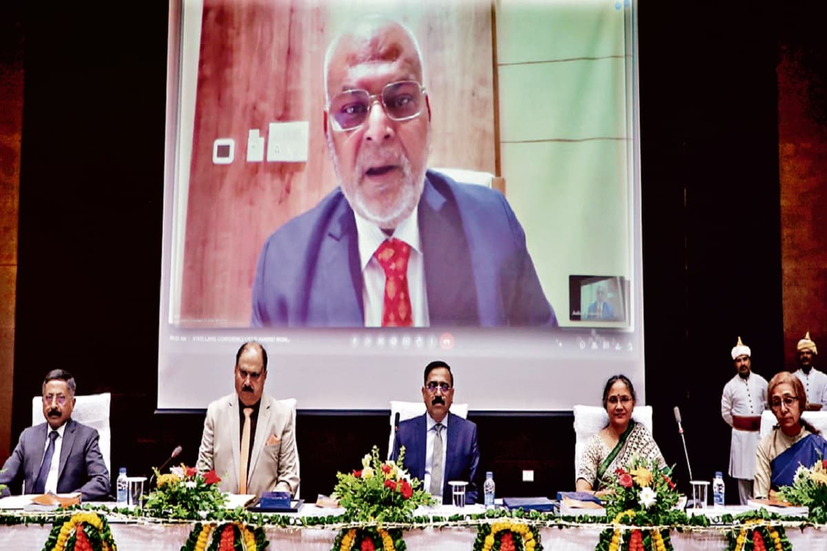 झारखंड हाइकोर्ट के चीफ जस्टिस बोले- कार्यस्थल पर पर बदले महिलाओं के प्रति व्यवहार