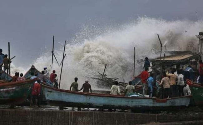48 घंटे में महाराष्ट्र और गुजरात के समुद्री तटों से टकरा सकता है तूफान हिका, भारी नुकसान होने की आशंका