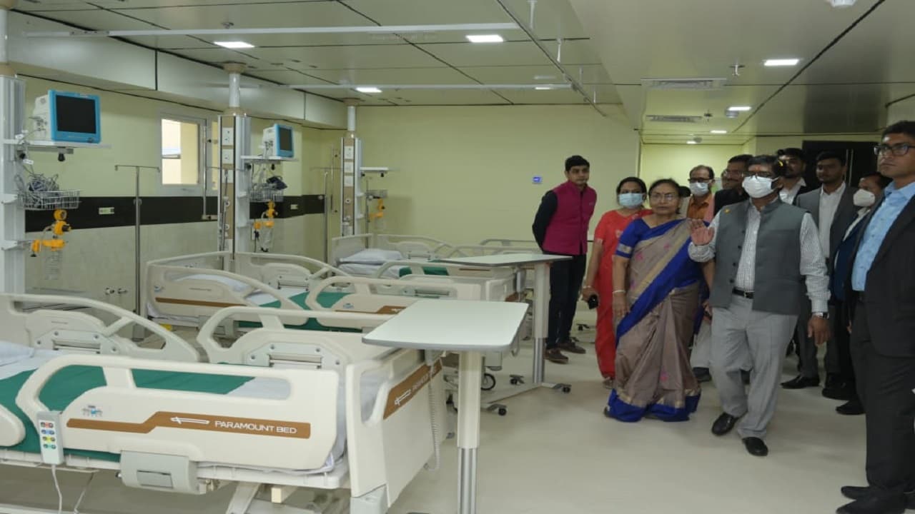 सीएम हेमंत सोरेन बोले- झारखंड में बढ़ेगा आयुष्मान भारत का दायरा, कई अस्पताल किये जायेंगे इंपैनल सीएम हेमंत सोरेन बोले- झारखंड में बढ़ेगा आयुष्मान भारत का दायरा, कई अस्पताल किये जायेंगे इंपैनल