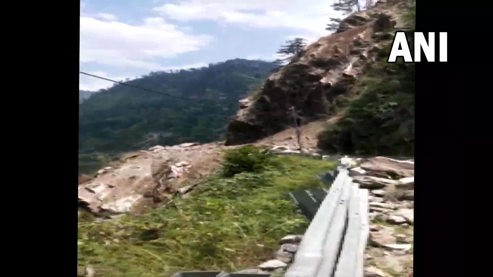 Weather Report LIVE : हिमाचल प्रदेश के किन्नौर में बड़ा हादसा, भूस्खलन में बस दबी, कई लोग दबे