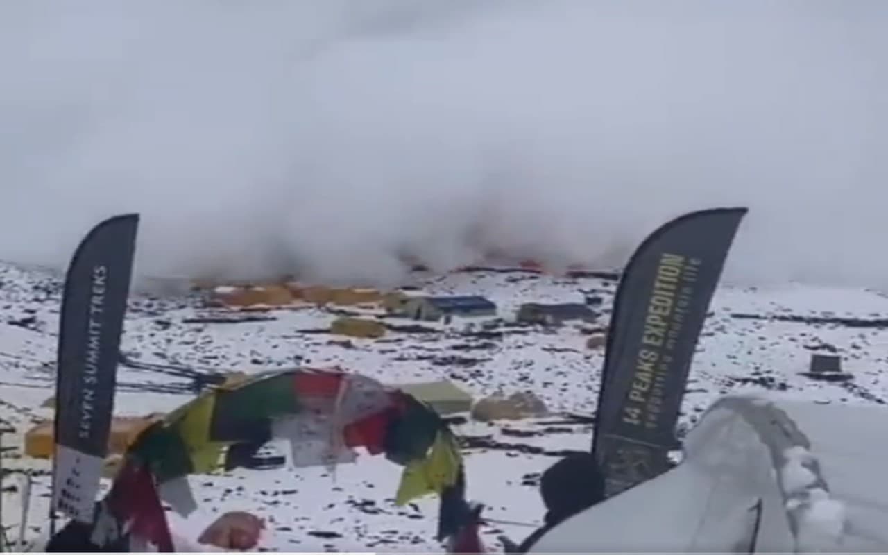 Nepal Avalanche: नेपाल के माउंट मानसलू में एक बार फिर हुआ हिमस्खलन, शेरपा ने शेयर किया भयावह वीडियो