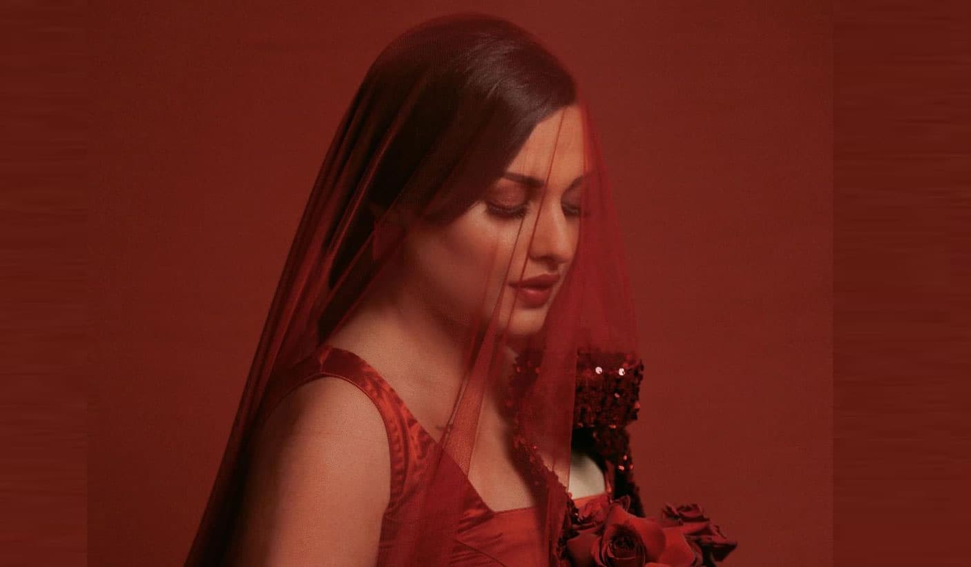 Bigg Boss फेम  Himanshi Khurana इस सुपरस्टार के साथ आने वाली हैं नजर, जानिए कब से शुरू होगी फिल्म की शूटिंग