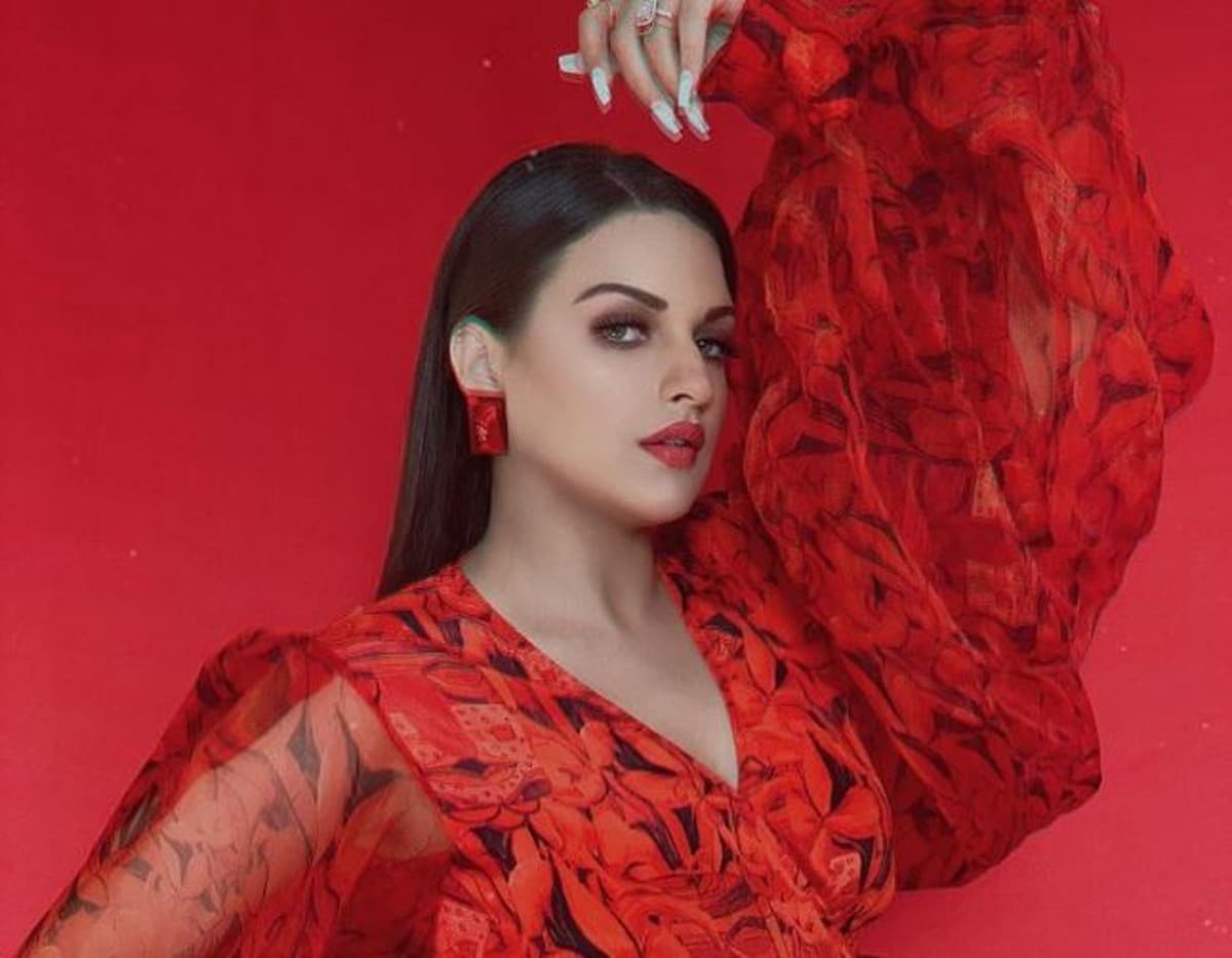 असीम रियाज के सपोर्ट में उतरी हिमांशी खुराना, कहा- किसी और के पास जाकर नाचो हमे माफ....