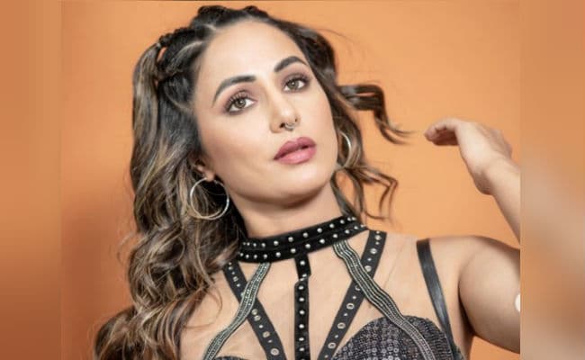 हिना खान व्‍हाइट ट्रांसपेरेंट ड्रेस में दिखीं बेहद खूबसूरत, सोशल मीडिया पर वायरल हो रही इन तसवीरों पर आया फैंस का दिल