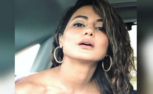 Hina Khan ने सोशल मीडिया पर Breast Cancer की जानकारी देकर चौंकाया, कहा- तीसरी स्टेज पर हूं, इलाज चल रहा…