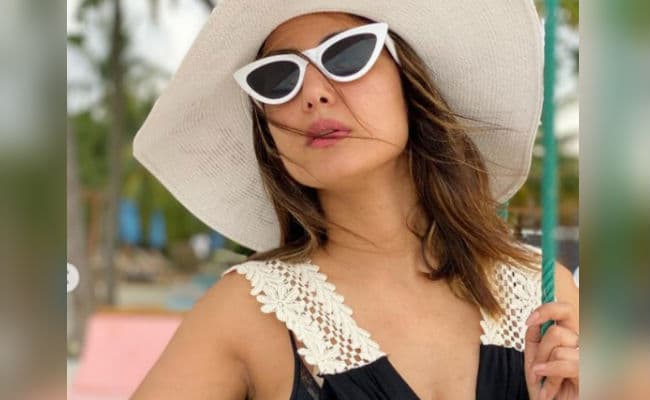 हिना खान ने समंदर किनारे कराया बोल्‍ड फोटोशूट, 'तूफानी सीनियर' की तसवीरें देख फैंस बोले- नो कमेंट प्‍लीज...