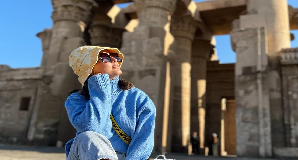 हिना खान ने Egypt से शेयर की लेटेस्ट फोटोज, अंदाज देख फैंस ने पूछा- किसके ख्यालों में गुम हो?