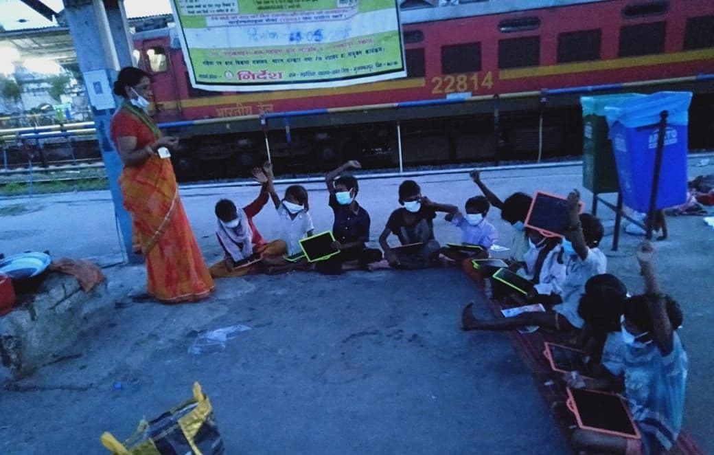 Hindi Diwas 2022: यहां से तैयार करें हिंदी दिवस का भाषण, स्पीच व स्लोगन