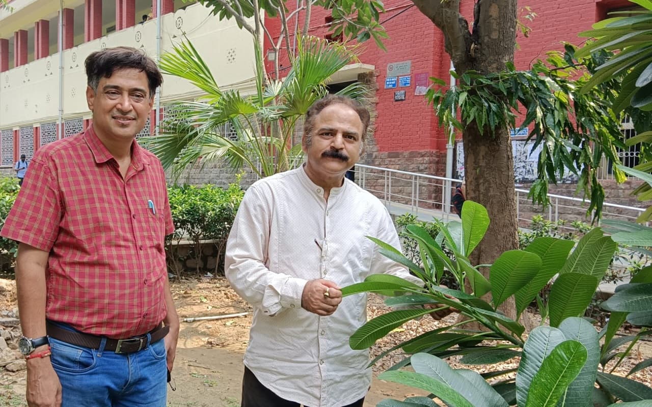 मातृभाषा आधारित शिक्षा आज के समय की मांग, हिंदू काॅलेज में बोलीं प्रो अंजू श्रीवास्तव