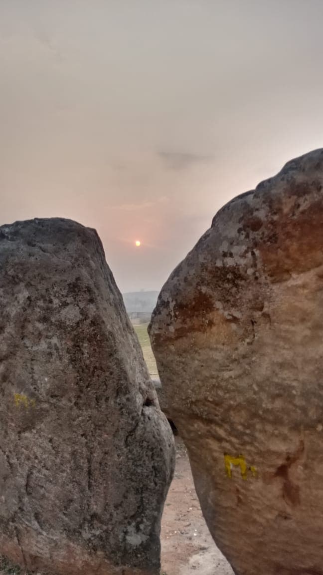 झारखंड के हजारीबाग में मेगालिथ पत्थरों के बीच सूर्योदय का अद्भुत नजारा, देखिए exclusive तस्वीरें