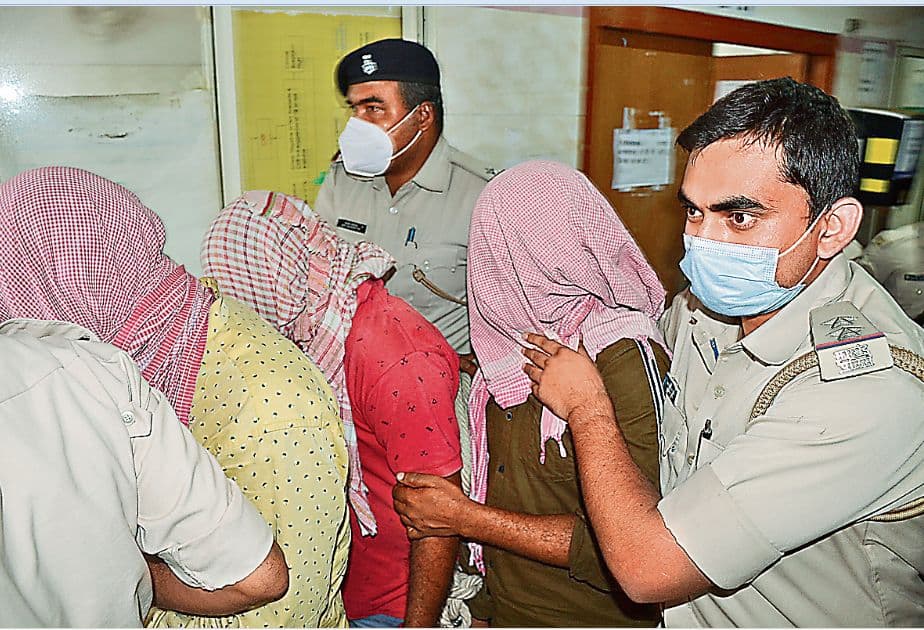 Jharkhand: विधायक खरीदने निकले मजदूर और फल विक्रेता, दो लाख बरामद, तीन गिरफ्तार