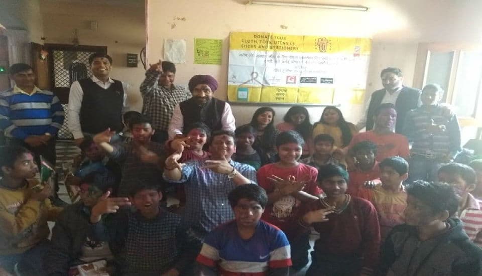 Holi Song List: बॉलीवुड के ये होली सॉन्ग हैं आल टाइम सुपरहिट, आप भी सुनें