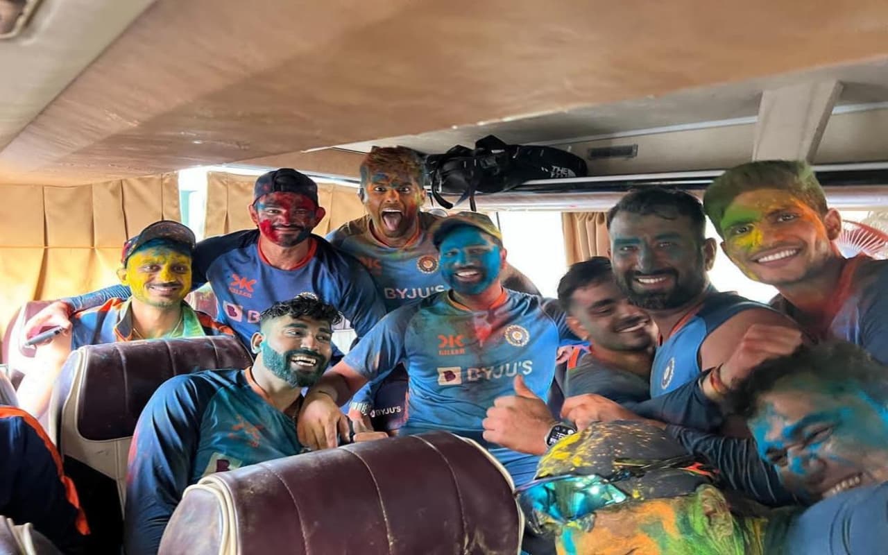 Watch: होली के जश्न में झूमी टीम इंडिया, विराट-रोहित ने जमकर किया डांस, देखें वायरल वीडियो
