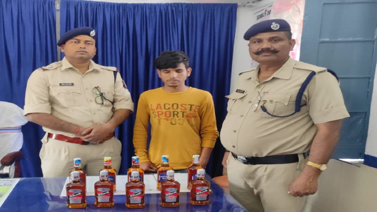 Holi 2022:झारखंड में होली पर शराब की तस्करी बढ़ी, एक आरोपी शराब के साथ अरेस्ट, बिहार ले जाने की थी तैयारी
