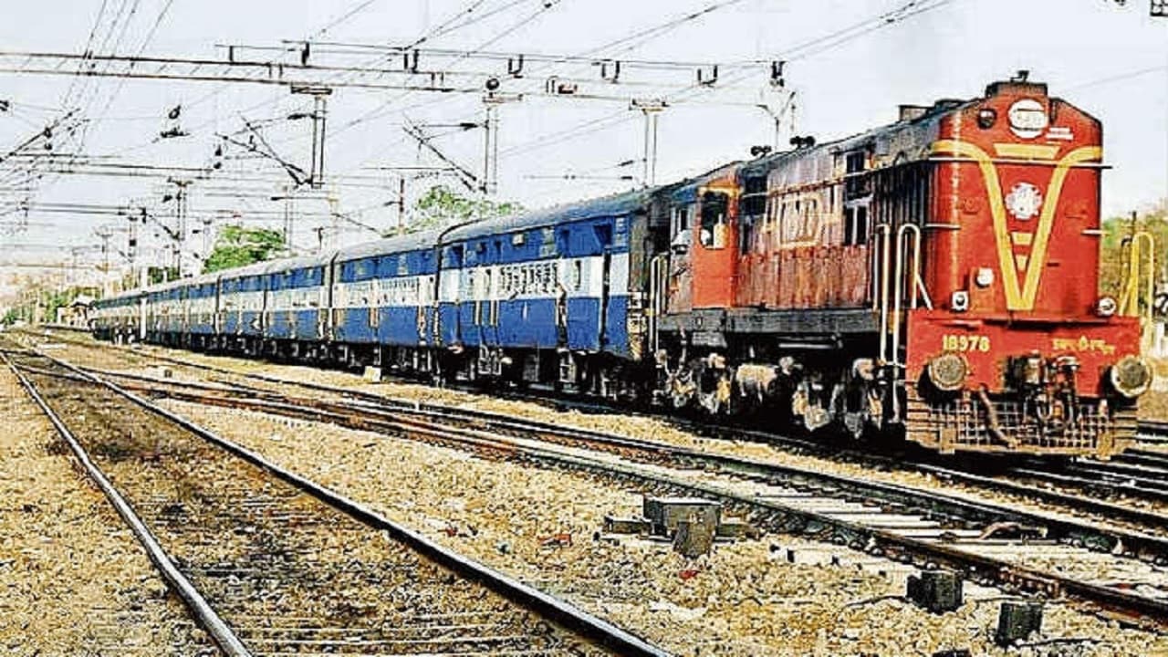 Holi 2022: होली पर ट्रेनों में चला विशेष चेकिंग अभियान, वसूला गया 1.60 लाख रुपये से अधिक का जुर्माना