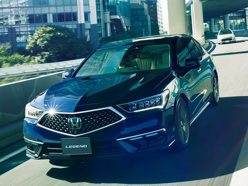Honda Legend: होंडा ने लॉन्च की सेल्फ ड्राइविंग कार, फीचर्स के मामले में Tesla को देती है टक्कर