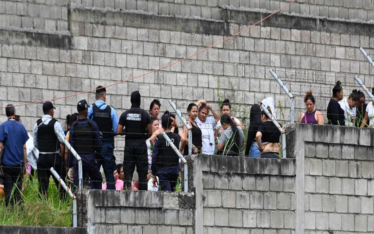 Honduras : होंडुरास जेल में भड़का दंगा, किसी को लगी गोली तो किसी को जलाया गया, 41 महिला कैदियों की मौत