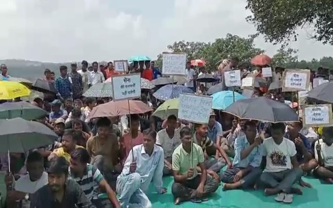 Jharkhand news: रांची के होरहाप में फील्ड फायरिंग रेंज के अवधि विस्तार का विरोध, हजारों ग्रामीण हुए एकजुट