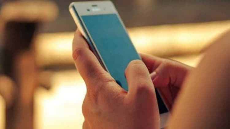 How To Boost Smartphone Speed : स्मार्टफोन की स्पीड बढ़ाने के लिए तुरंत बदल दें यह Setting