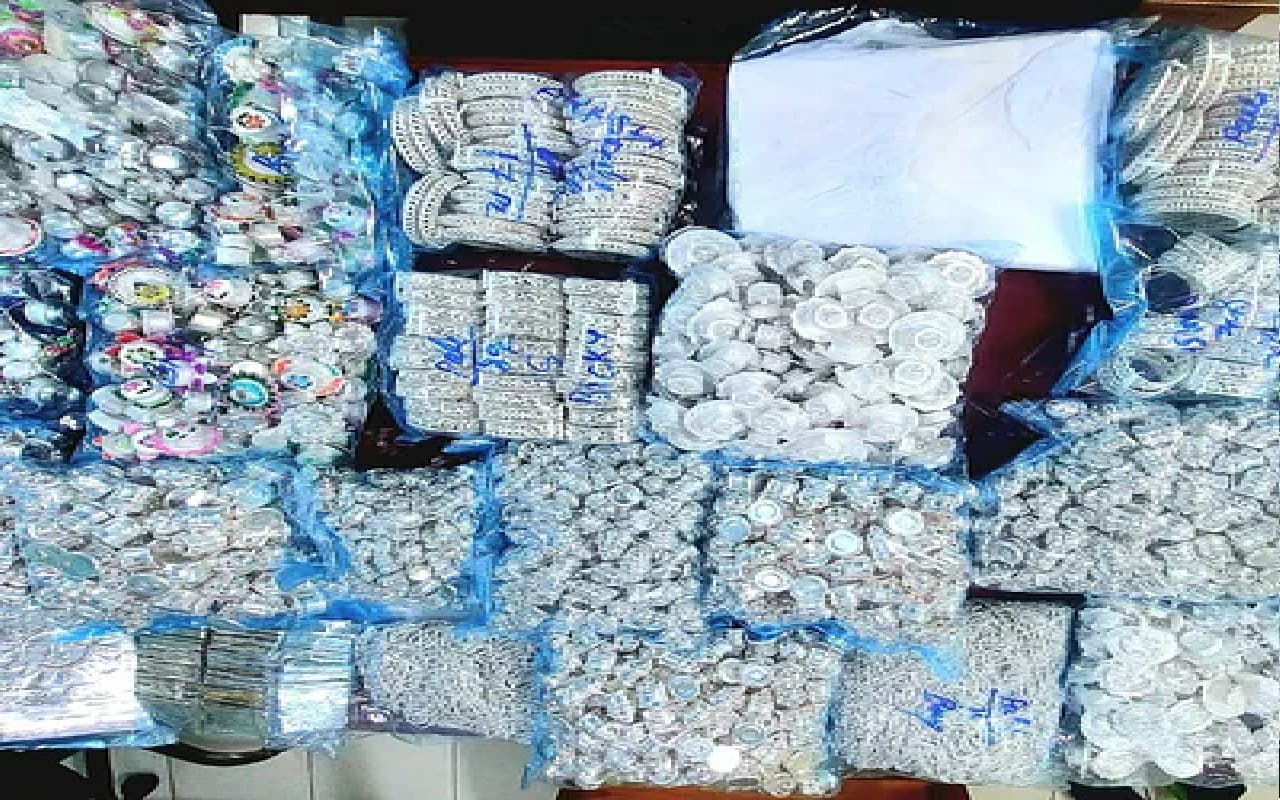 हावड़ा स्टेशन : 33 लाख कैश व 58 लाख के चांदी के जेवर बरामद, पूर्वा एक्सप्रेस में की गई थी बुकिंग