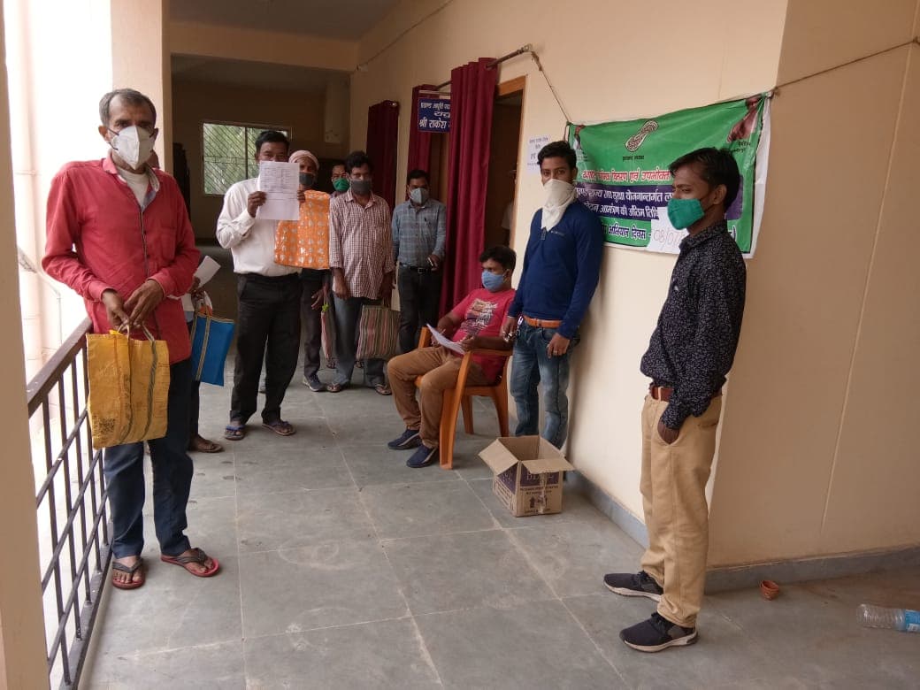 Green Ration Card News : हरा राशन कार्ड के लिए लगा स्पेशल कैंप, लाभुकों ने ऐसे किया आवेदन Green Ration Card News : हरा राशन कार्ड के लिए लगा स्पेशल कैंप, लाभुकों ने ऐसे किया आवेदन