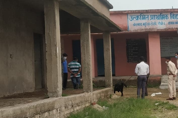 रिम्स में लालू प्रसाद की सुरक्षा में तैनात एएसआई कामेश्वर रविदास की पत्थर से कूचकर हत्या, जांच में जुटी पुलिस