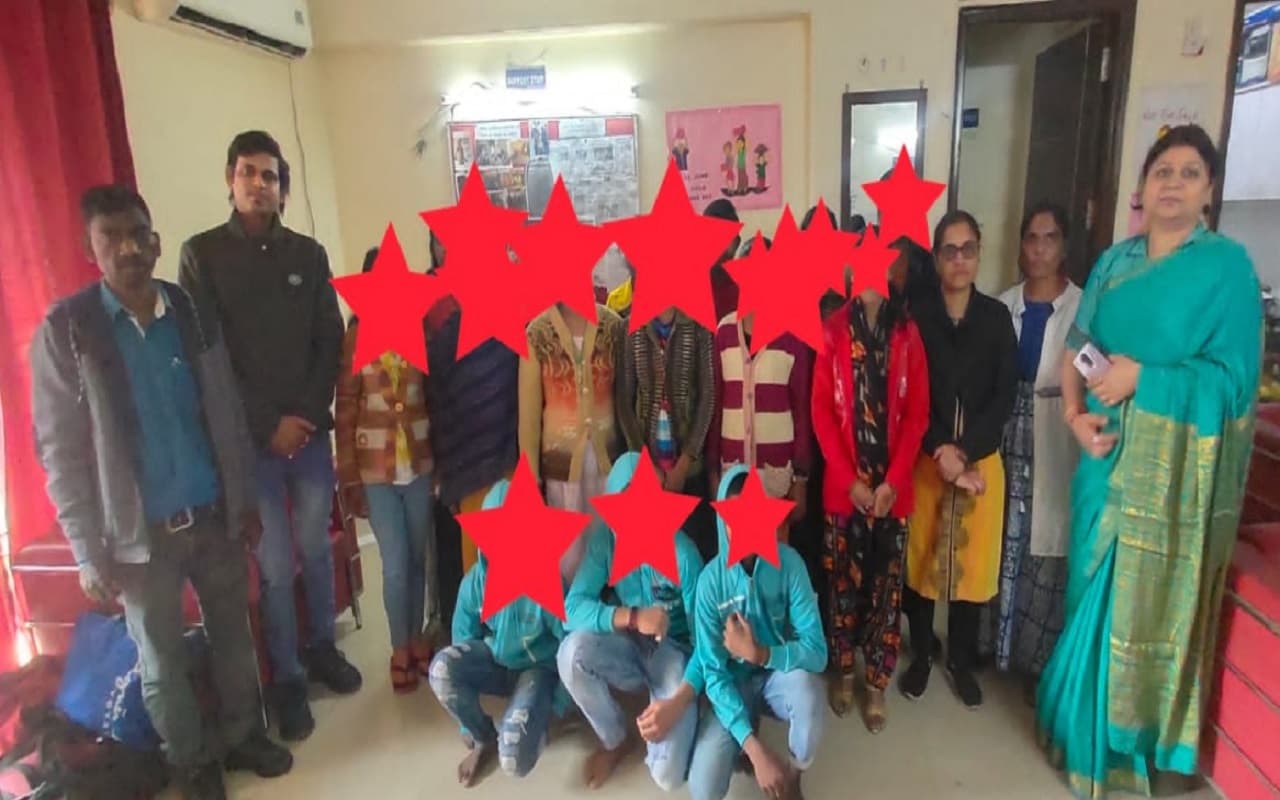 Jharkhand News: मानव तस्करी के शिकार झारखंड के 14 बच्चे दिल्ली से कराए गए मुक्त