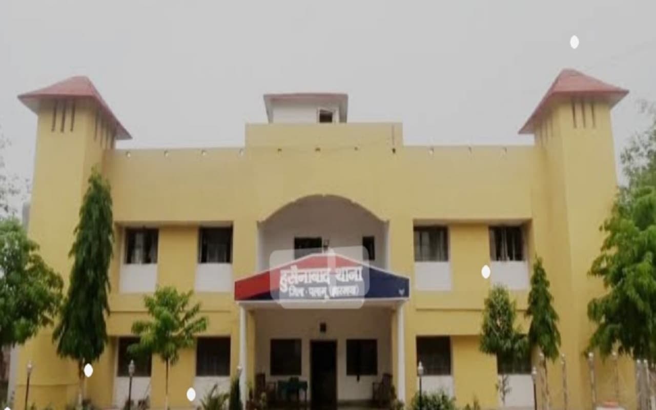 झारखंड के पलामू में 8वीं की छात्रा से दुष्कर्म, VIDEO बनाकर किया ब्लैकमेल, इनकार करने पर कर दिया VIRAL