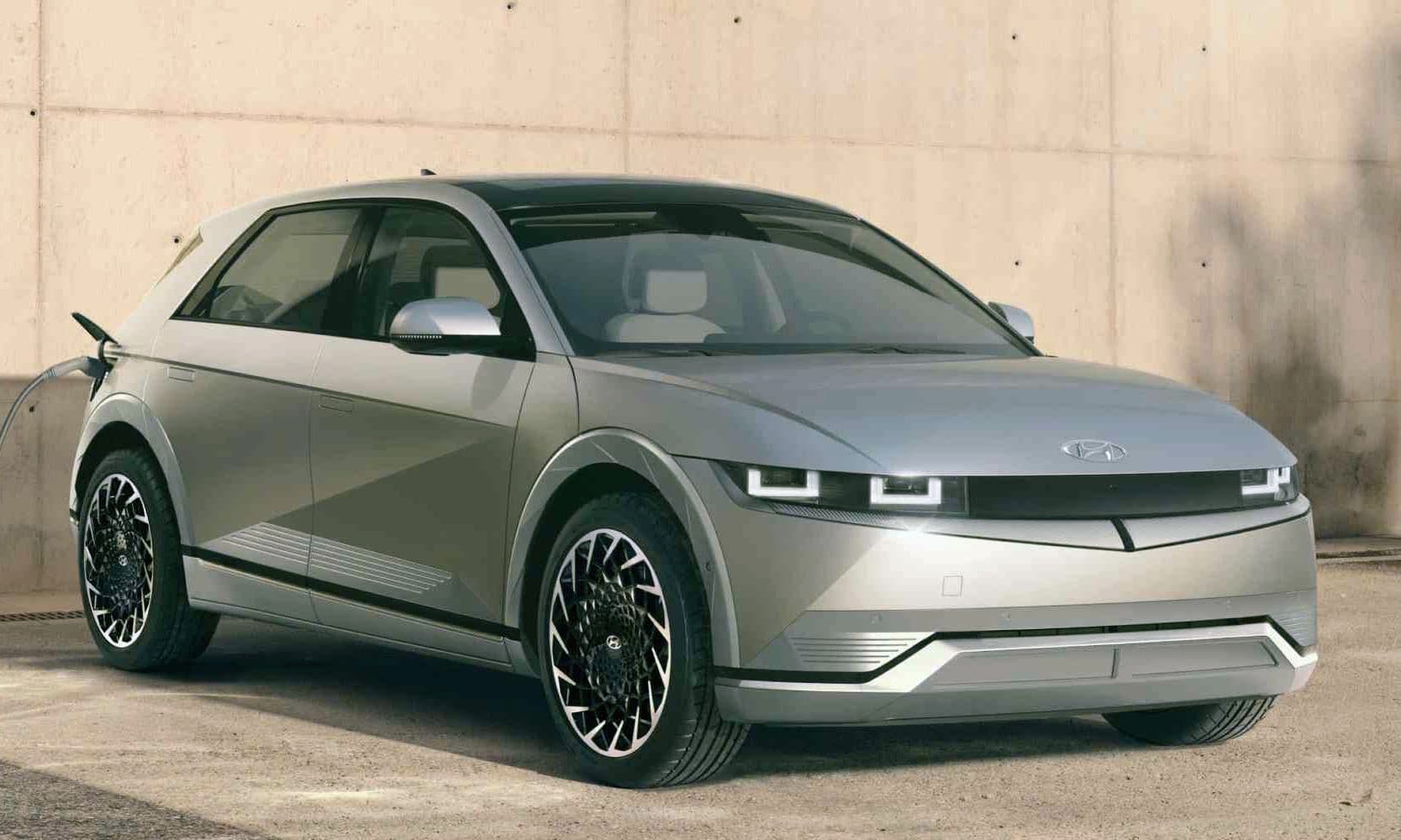 Upcoming EVs In India: भारत में जल्द लॉन्च होंगी ये इलेक्ट्रिक कार्स, यहां देखें पूरी लिस्ट