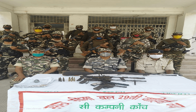 बिहार : पुलिस और SSB के जवानों ने नक्सलियों द्वारा छुपाये गये हथियार का जखीरा किया बरामद
