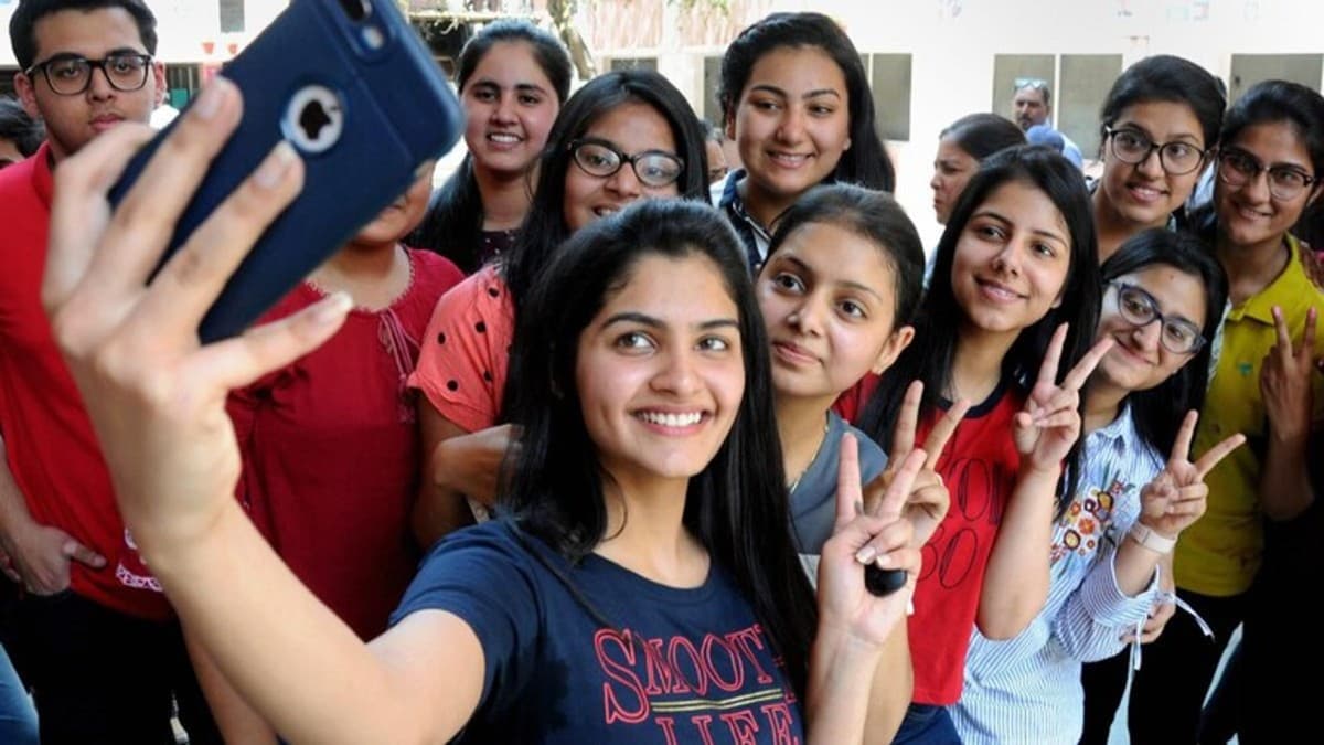 ICSE Class 10th Results: दसवीं के रिजल्ट में यूपी का दबदबा, पुष्कर, अनिका और कनिष्का ने लहराया परचम