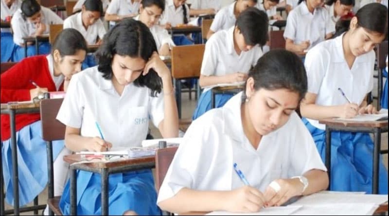 झुमरीतिलैया में रोक के बावजूद चल रहा था कोचिंग, प्राथमिकी दर्ज