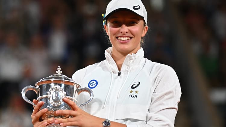 French Open: इगा स्वियातेक ने रचा इतिहास, तीसरी बार फ्रेंच ओपन का खिताब किया अपने नाम