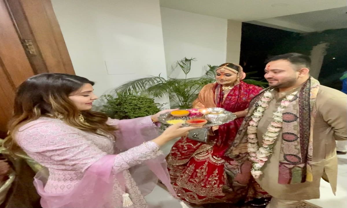 समर्थकों की निगाहें एयरपोर्ट की तरफ और दुल्हन लेकर सड़क मार्ग से पटना पहुंच गये तेजस्वी यादव?