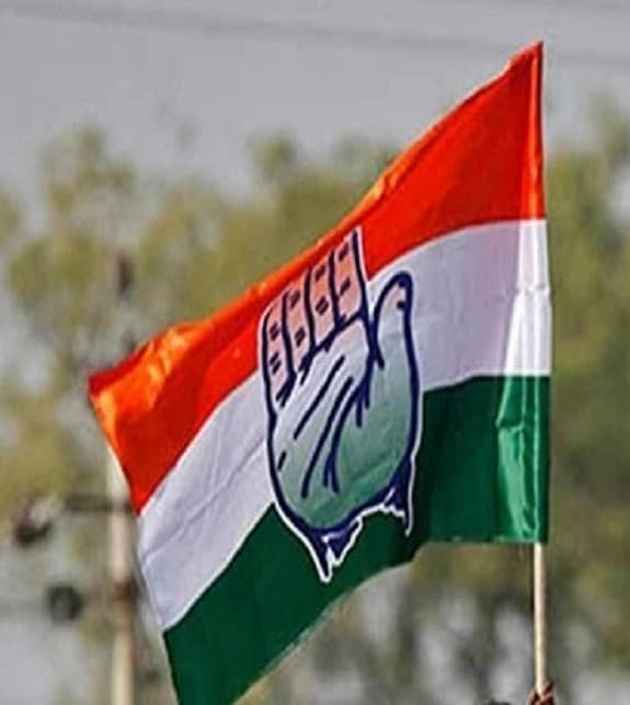 'भारत जोड़ो यात्रा'! कौशांबी में कांग्रेसियों ने एक-दूसरे पर जमकर चलाए लाठी-डंडे, जानें वजह