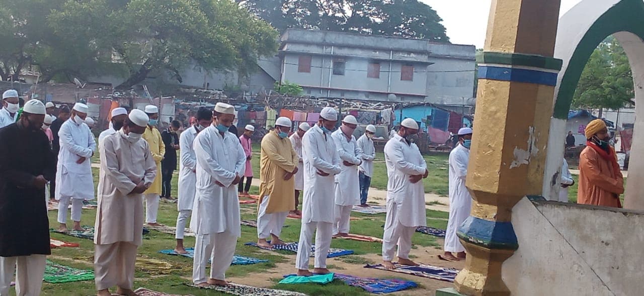 Bakrid 2020 : मस्जिद व ईदगाह में अदा की गई बकरीद की नमाज