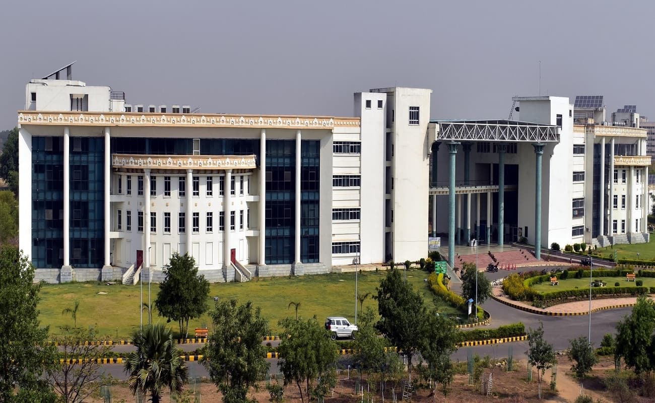 IIT Patna: बजट में IIT पटना को मिली बड़ी सौगात, जानें अभी चल रहे कितने विभाग और क्या है रैंकिंग