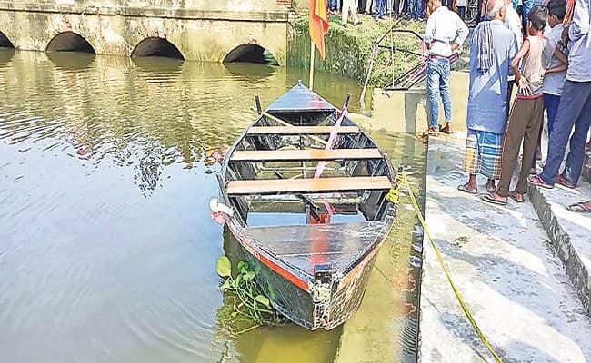 VIDEO: बिहार के गोपालगंज और भागलपुर में दर्दनाक नाव हादसा, 4 की मौत, 7 बच्चे लापता, मवेशी भी डूबे