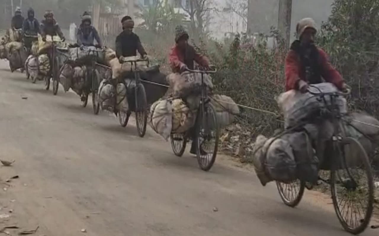 Jharkhand News: झारखंड के रामगढ़ में ऐसे फल-फूल रहा कोयले का अवैध कारोबार, तिरला घाटी से हो रहा पूरा खेल