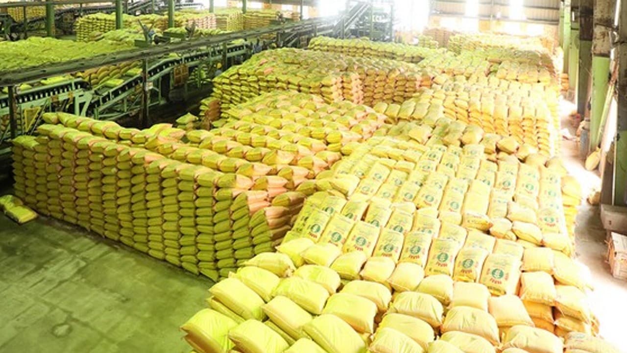 यूरिया की कालाबाजारी करने वालों के खिलाफ एक्शन में मोदी सरकार, 100 करोड़ की सब्सिडी चोरी का पता चला