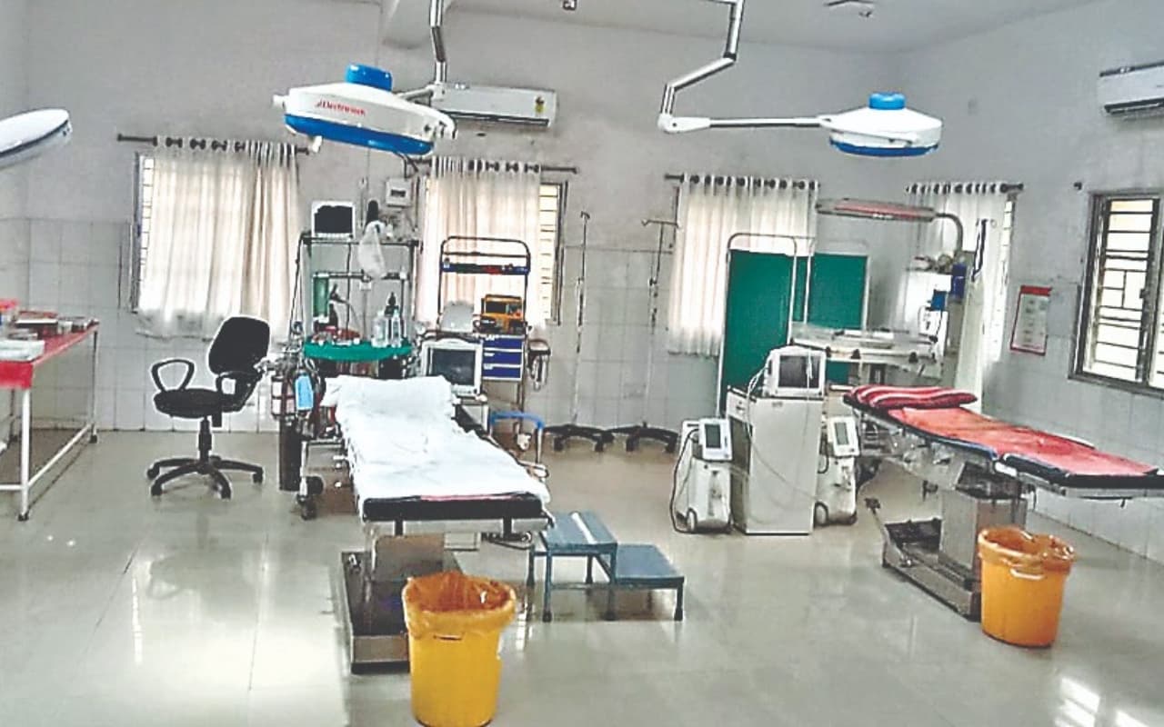 आयुष्मान योजना से बढ़ी सरकारी अस्पतालों की आय, मरीजों को मिल रहीं बेहतर सुविधाएं
