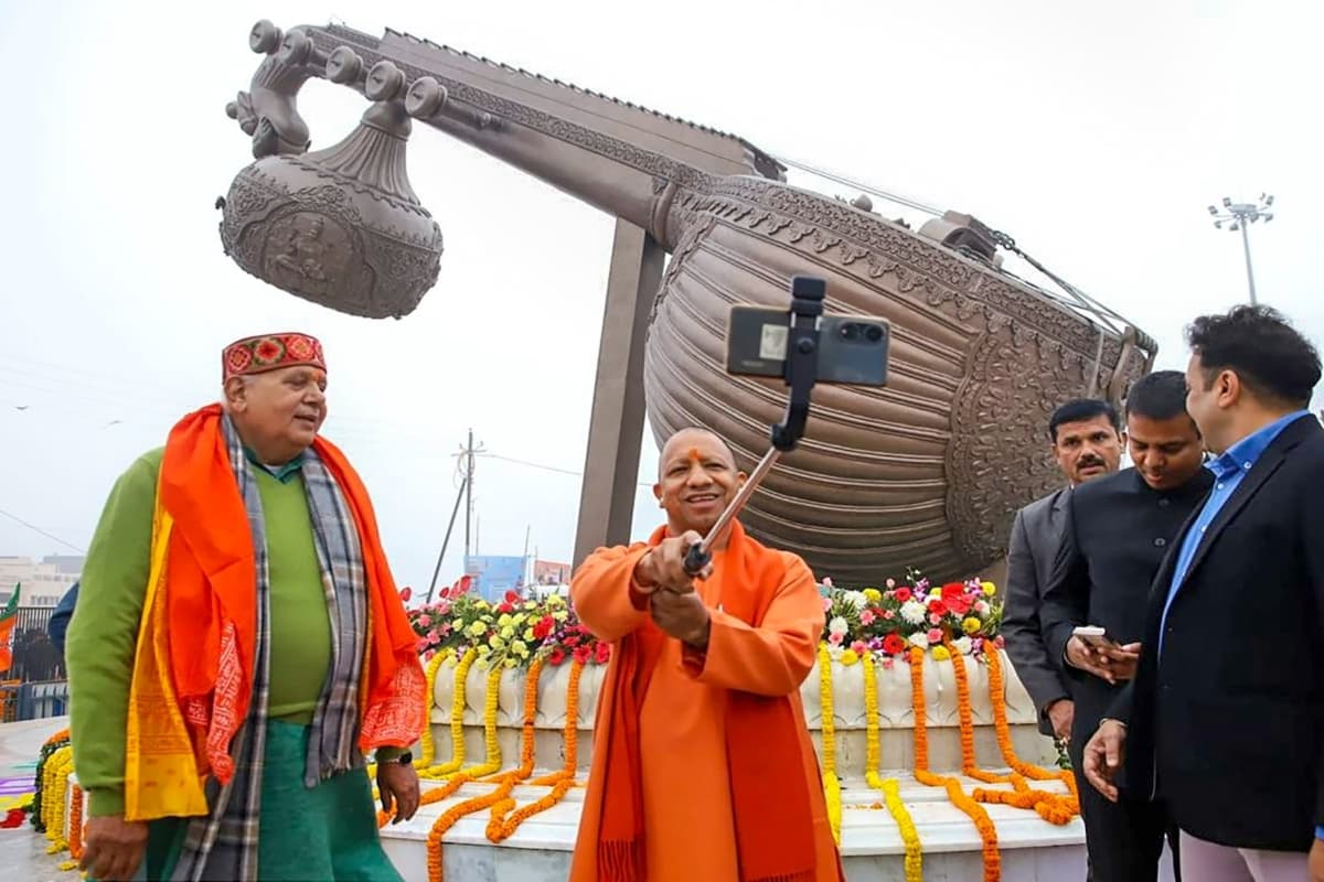 Lata Mangeshkar Chowk: अयोध्या आने वालों को लुभा रहा है लता मंगेशकर चौक, राम नगरी को मिला नया सेल्फी पॉइंट